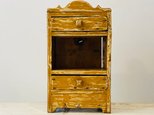 Petit meuble à tiroirs