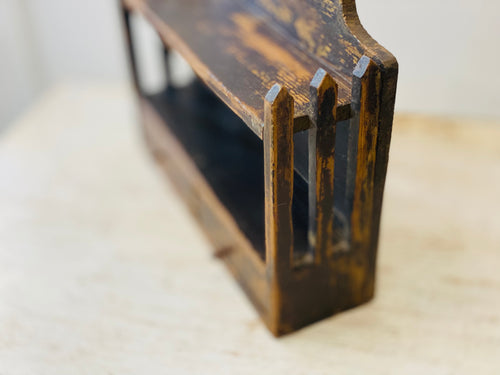 Petit meuble à (faux) tiroirs