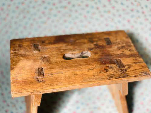 Petit tabouret / marche-pied